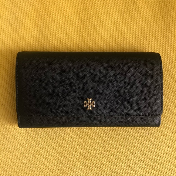 Tory Burch Handbags - Tory Burch Robinson wallet